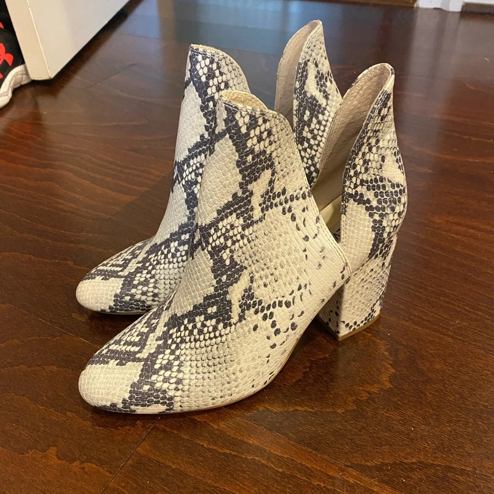 Snakeskin booties - Picture 2 of 3